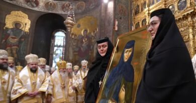 16 românce, trecute în rândul sfinților: Slujbe de canonizare la Catedrala Patriarhală